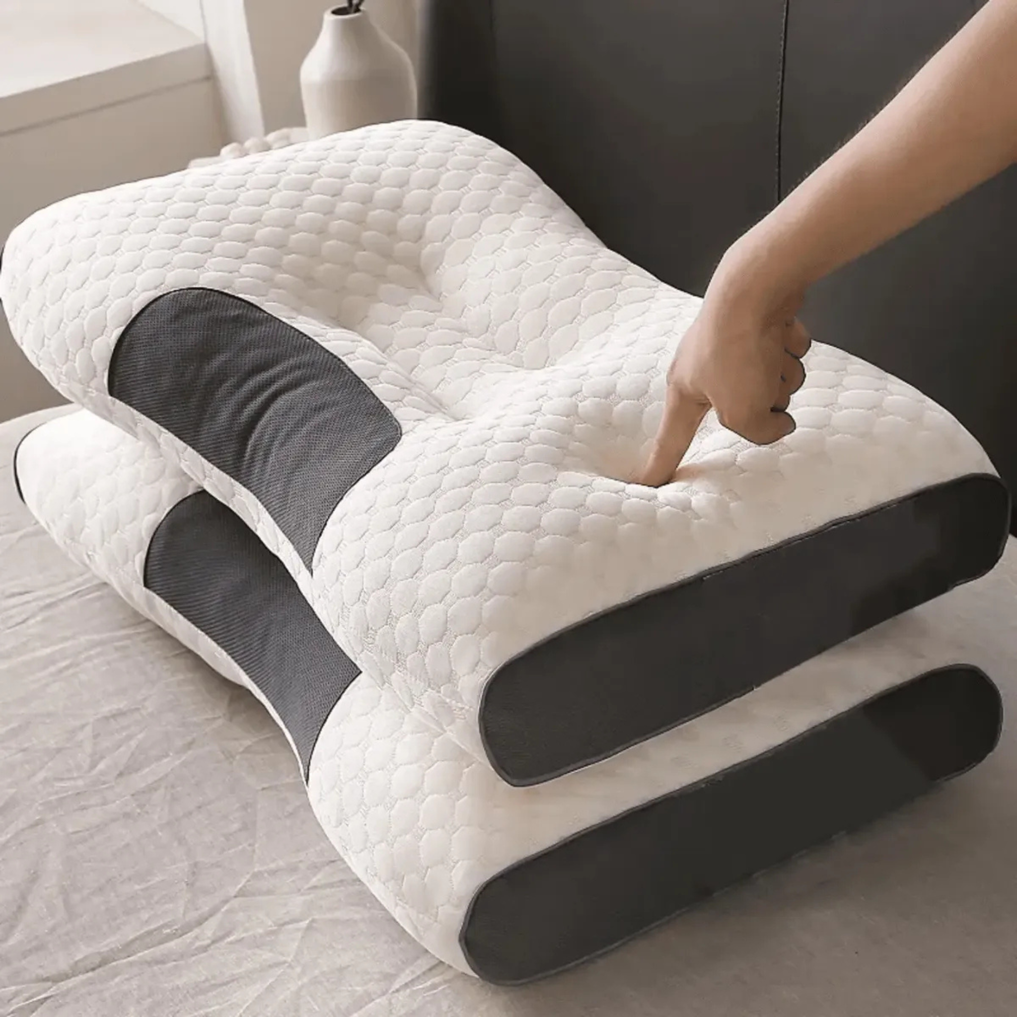 Cervical Pillow™ Almohada ortopédica cervical reduce presión muscular cuello alineado toda la noche sin rigidez al despertar.